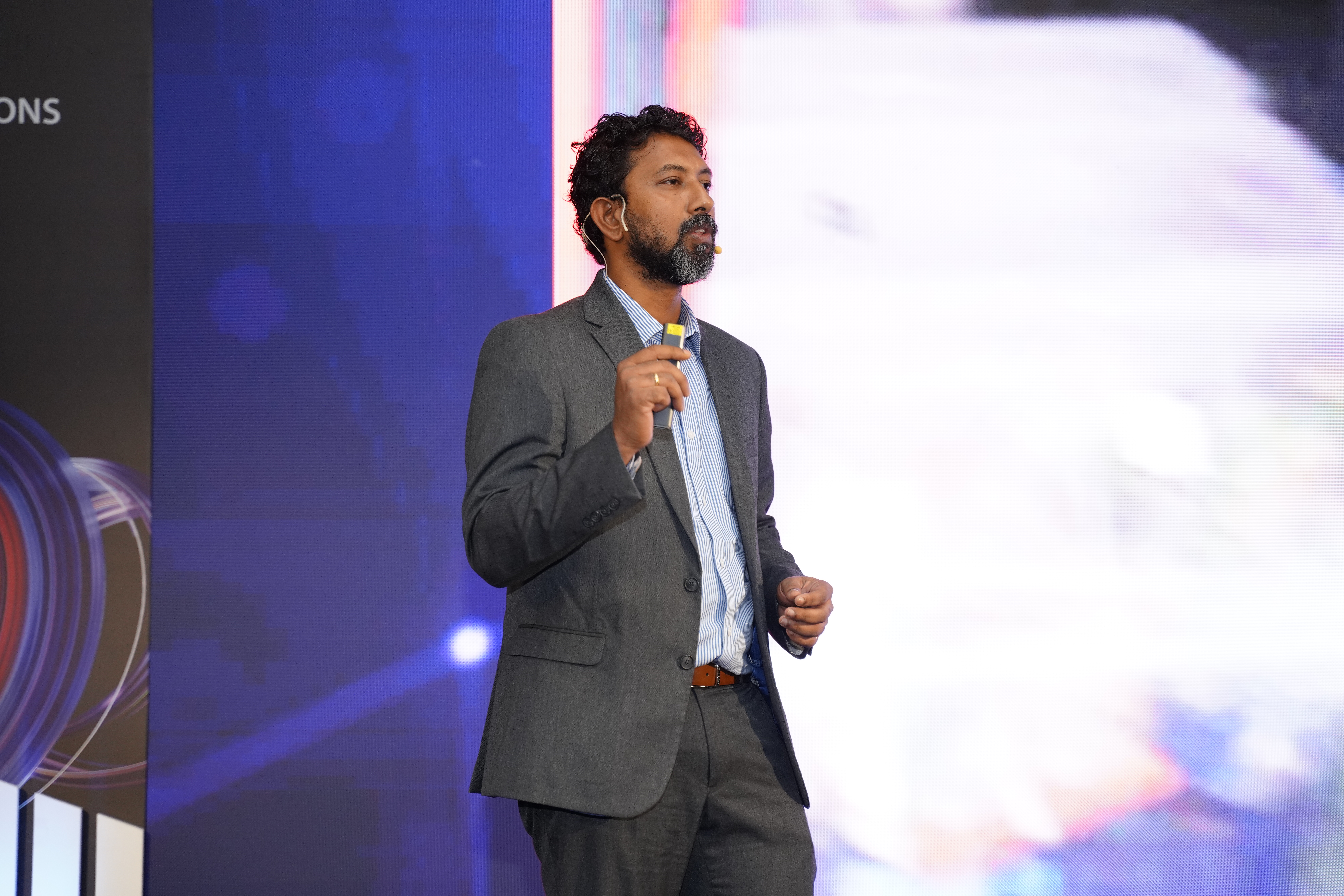 Abhilash Tomy as a motivational speaker for a corporate event in Bangalore