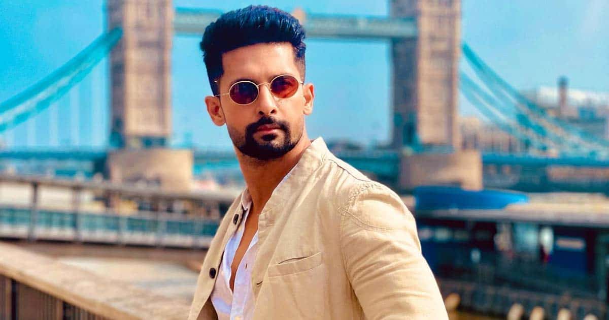 Pic: Sargun Mehta and Ravi Dubey are looking utterly adorable in their  latest picture
