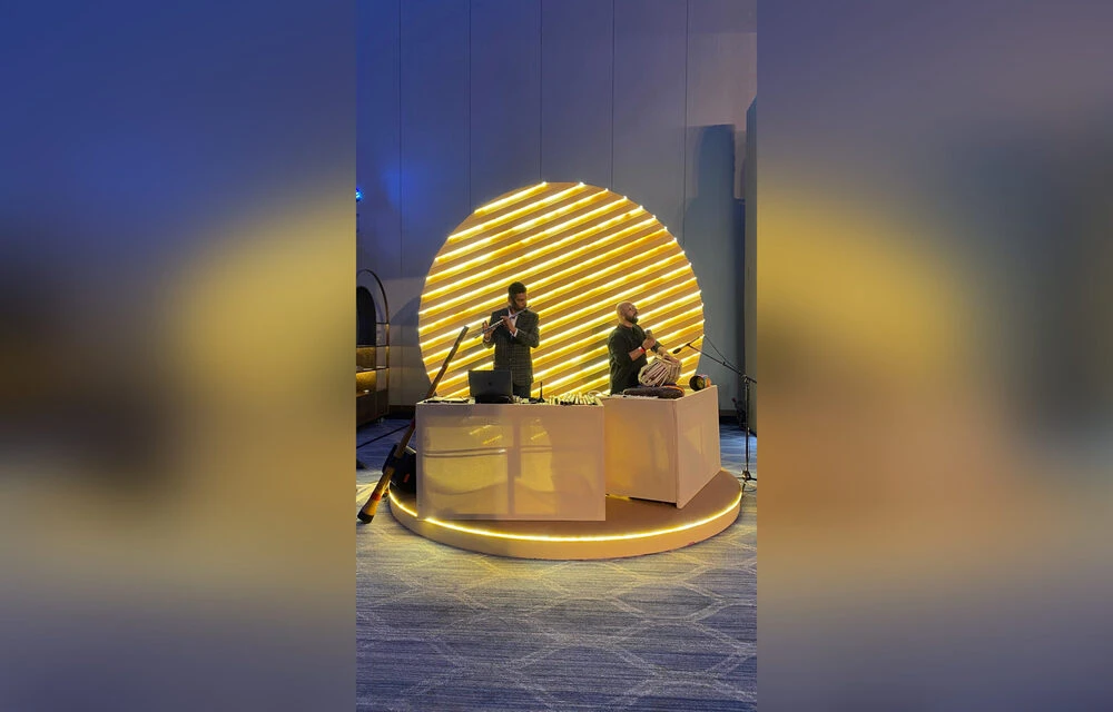 Musical Duo Clive & Rahul performing at a corporate event in Mumbai Musical Duo Clive & Rahul performing at a corporate event in Mumbai