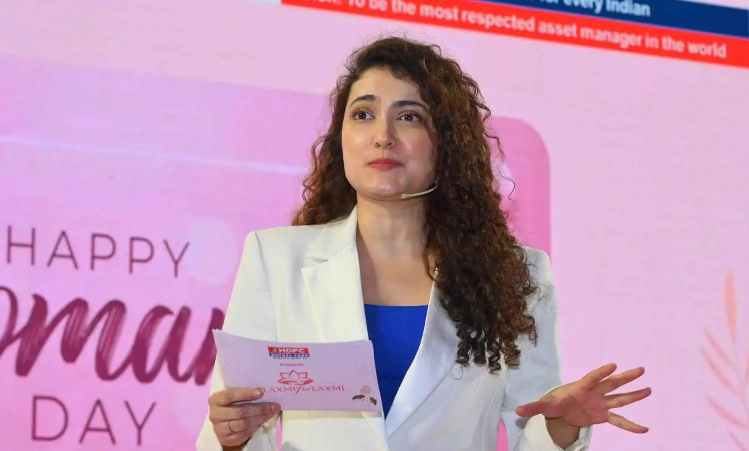 Emcee Aanchal Bajwa hosting a corporate event in Mumbai