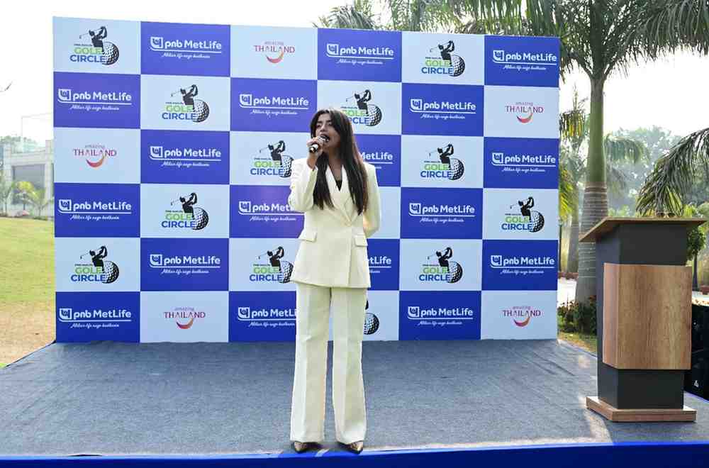 Emcee Sahibjeet Kaur hosting a corporate event in Delhi Emcee Sahibjeet Kaur hosting a corporate event in Delhi