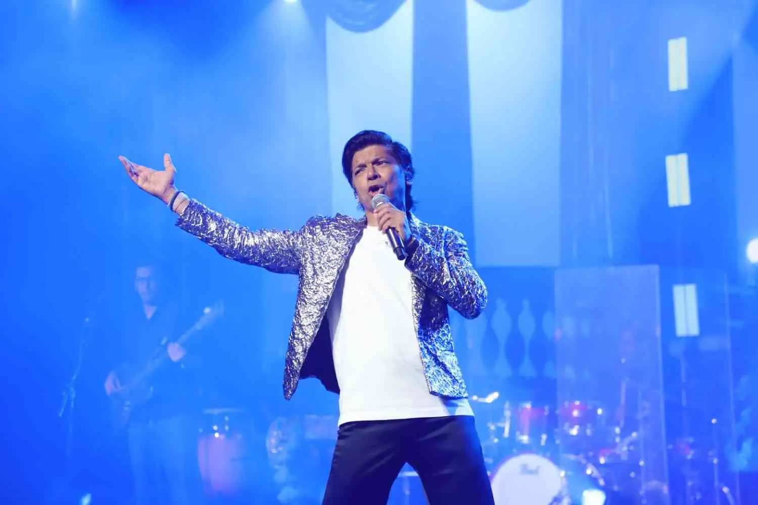 Shaan performing at a corporate event in Mumbai