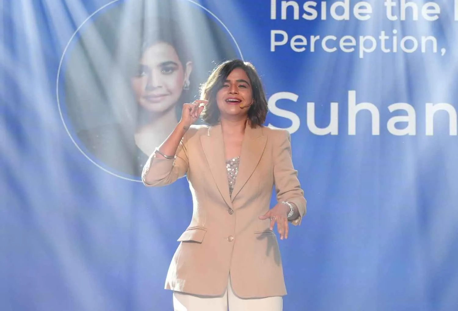 Mentalist Suhani Shah performing at a corporate event in Mumbai