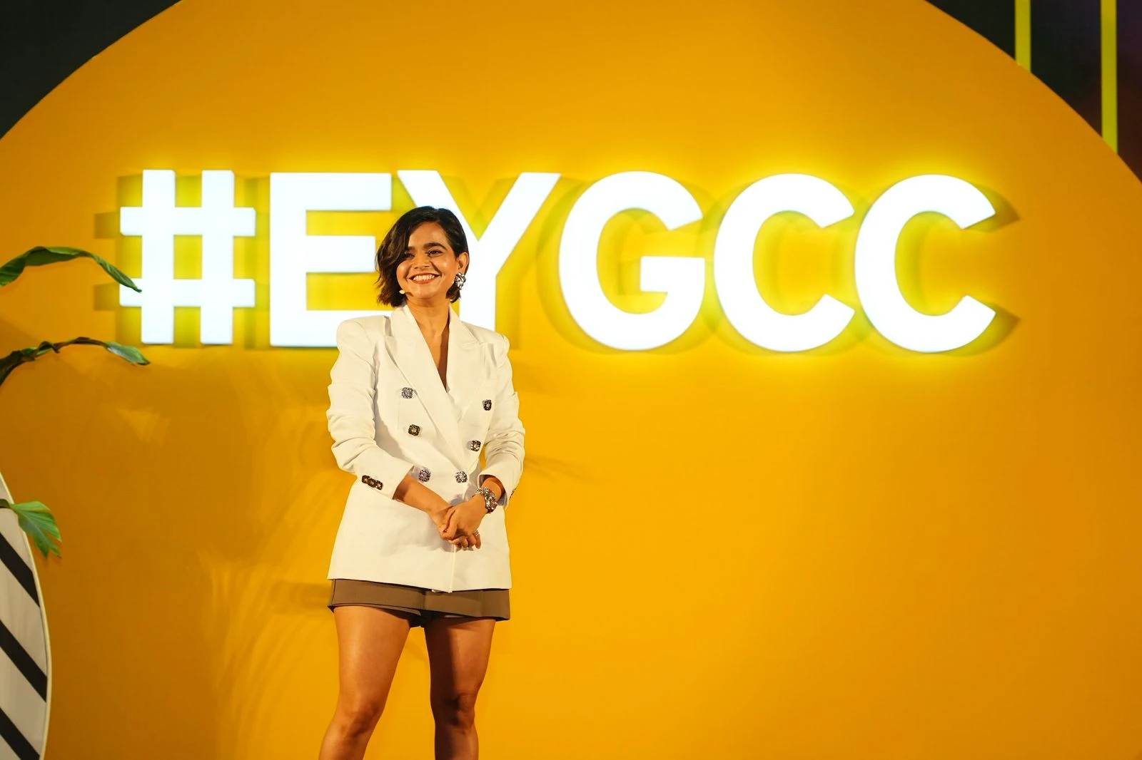 Mentalist Suhani Shah performing at a corporate event in Bangalore