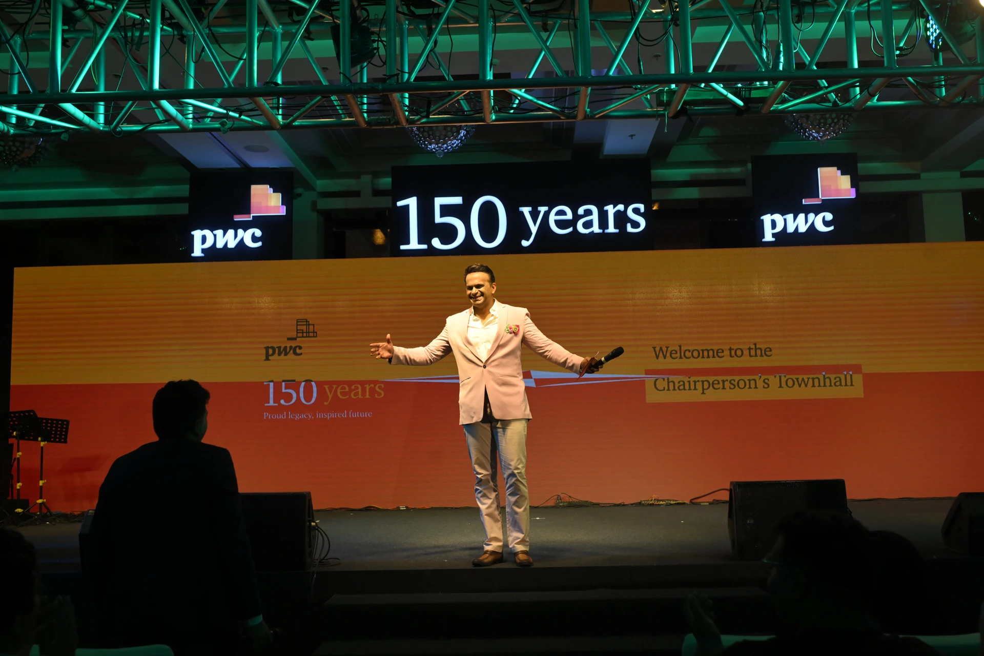 Siddharth Kannan hosting a corporate townhall in Delhi