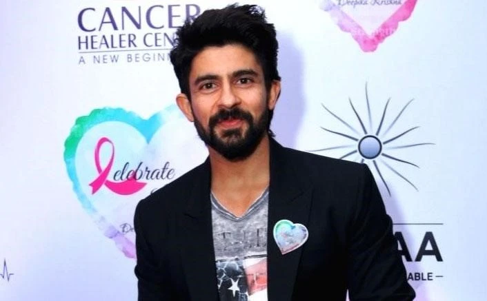 Book a Celebrity Hussain Kuwajerwala for Party