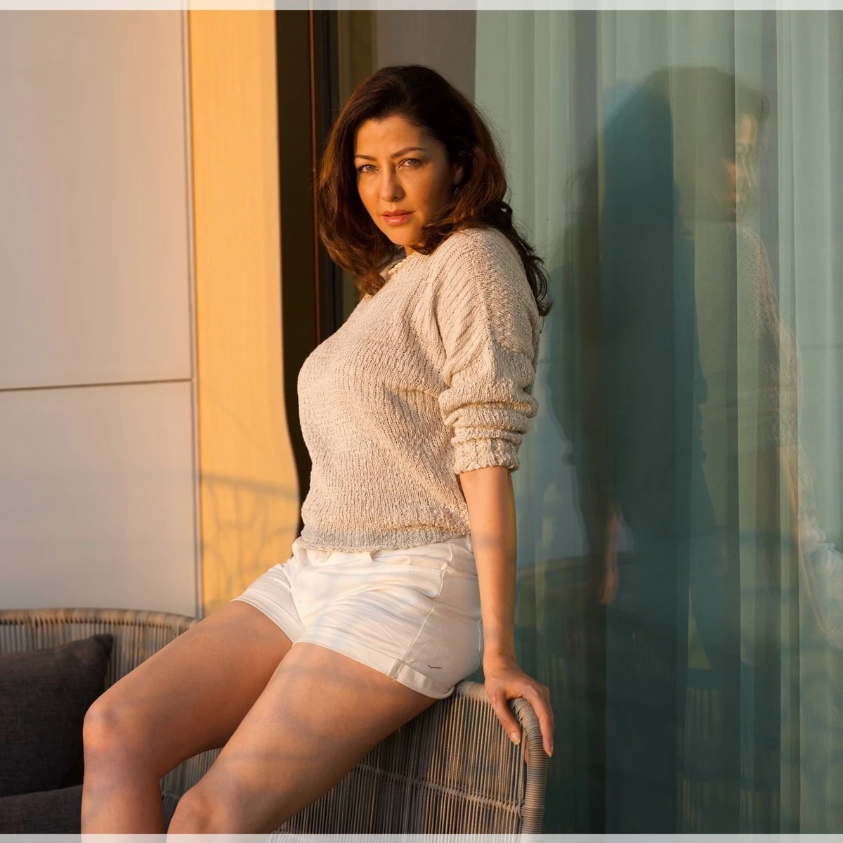 Book Aditi Govitrikar