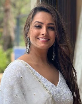 Hire a TV Celebrity Anita Hassanandani for Corporate Event