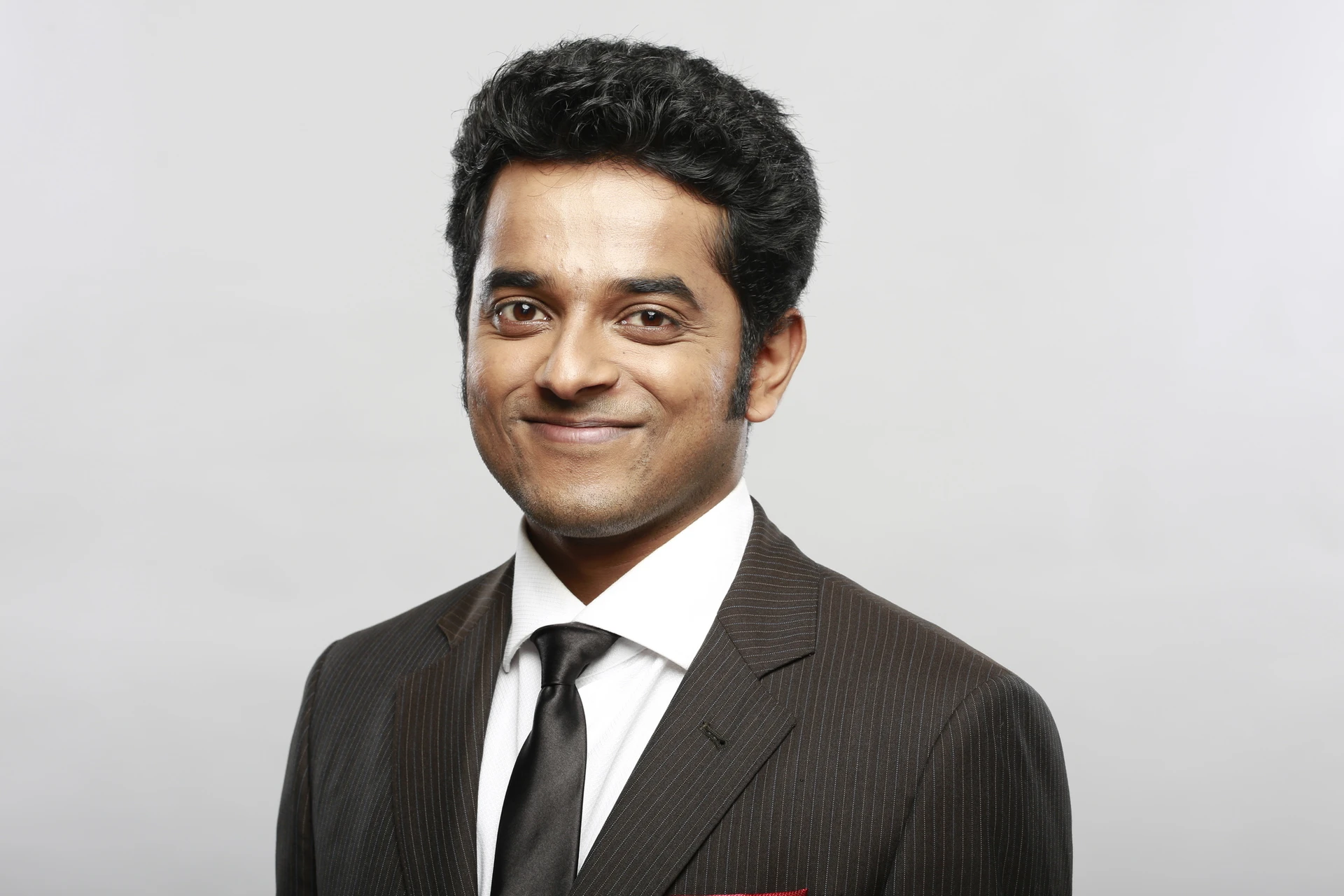 Book Standup Comedian - Naveen Richard Online