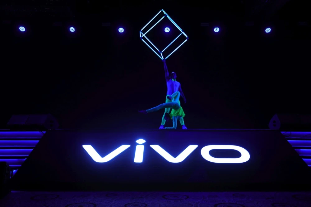 LED Cube Juggler performing at a corporate event in Delhi LED Cube Juggler performing at a corporate event in Delhi