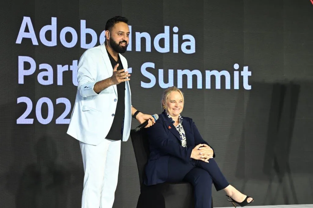 Mentalist Akshay Laxman performing at an event for Adobe in Mumbai (1)