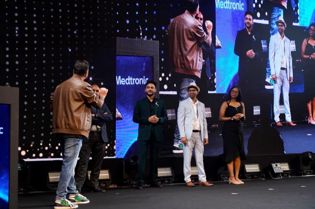Mentalist Akshay Laxman performing at an event for Medtronic in Goa (2)