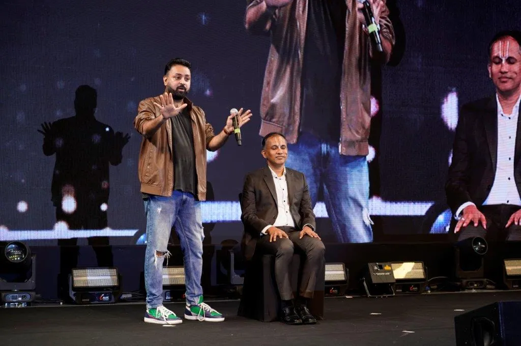 Mentalist Akshay Laxman performing at an event for Medtronic in Goa